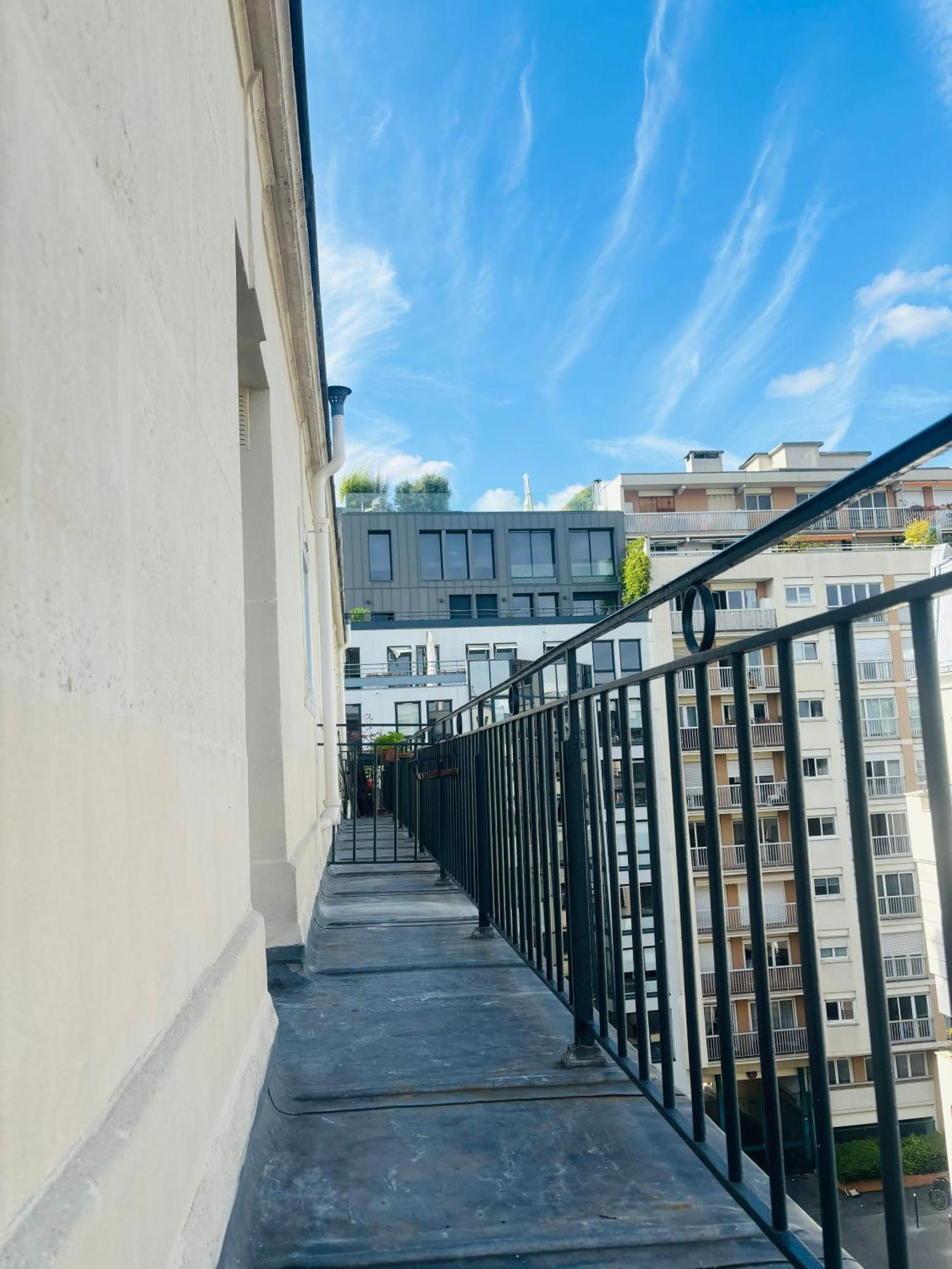 La Maison Du Bonheur A Charonne Paris Luaran gambar